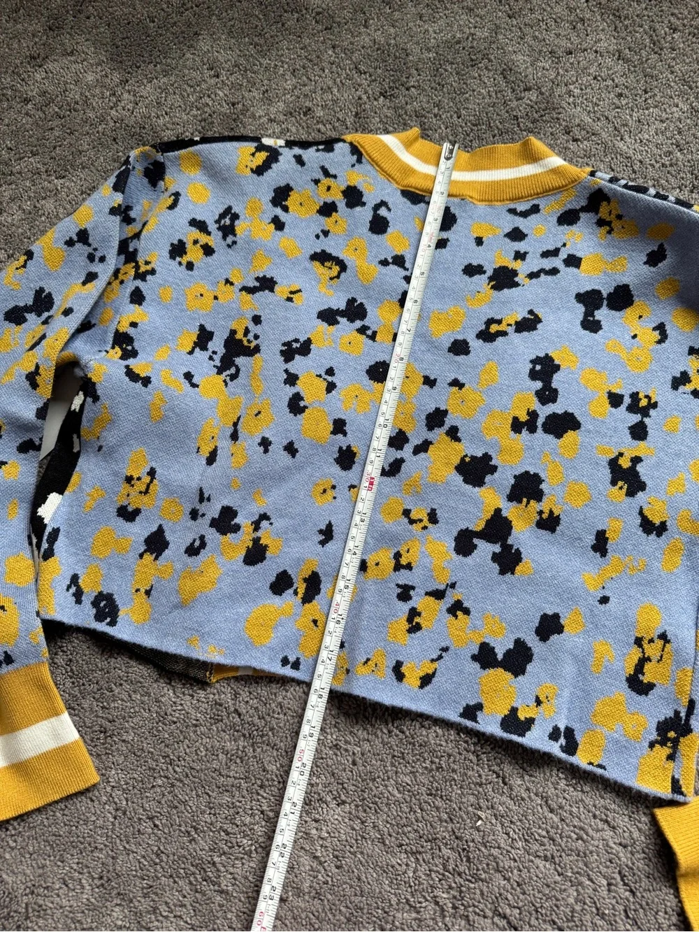 SAACHI Blue Black Gold Floral Colorblock Cropped Cardigan One size Crop style